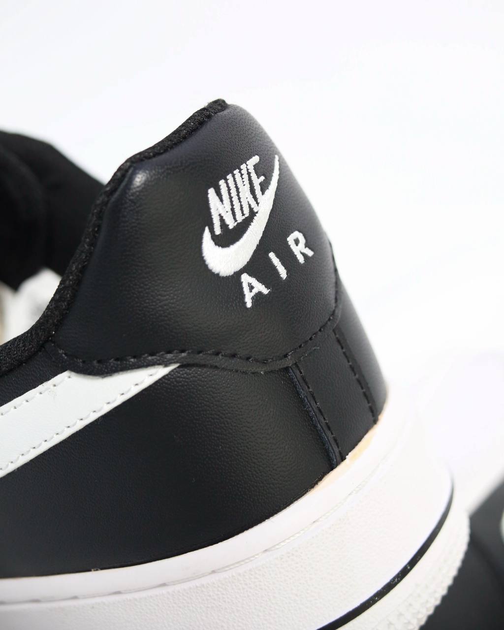 Nike Air Force 1 '07 Premium | Negro-Blanco