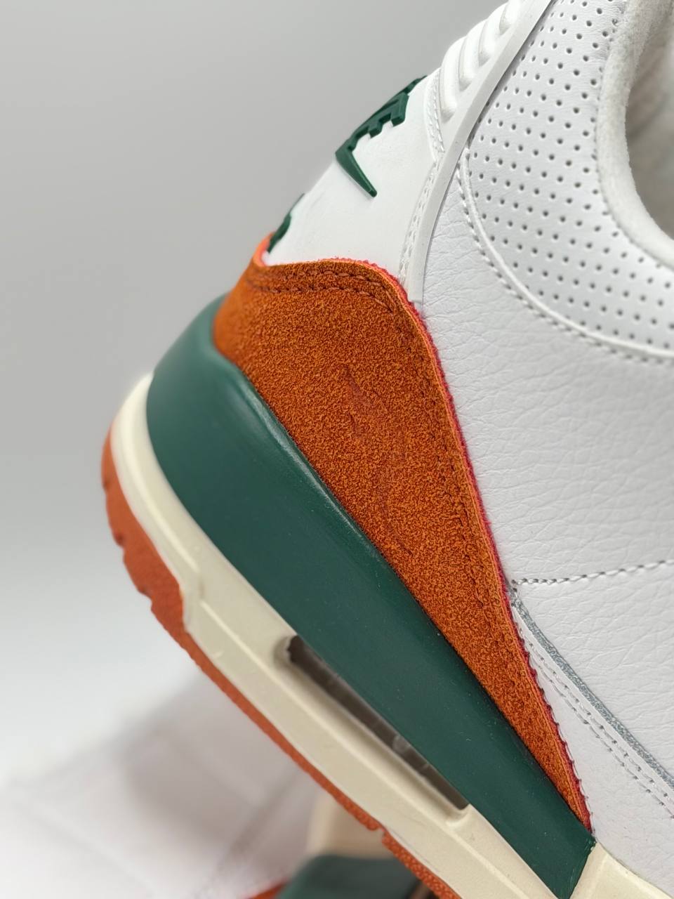 Air Jordan Retro 3 SP SoleFly Miami | Blanco-Naranja-Verde