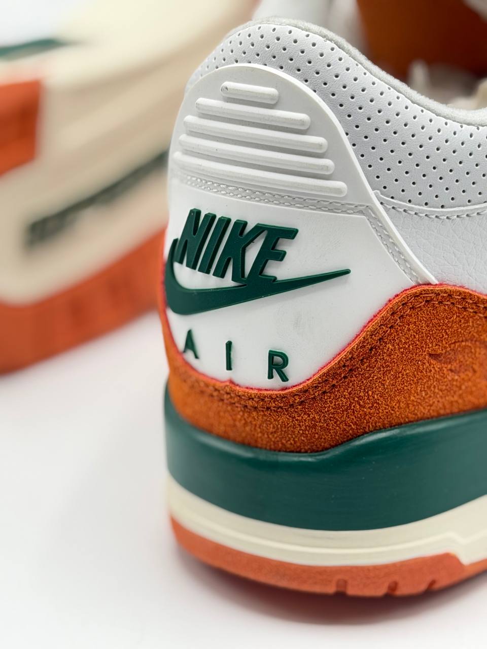 Air Jordan Retro 3 SP SoleFly Miami | Blanco-Naranja-Verde