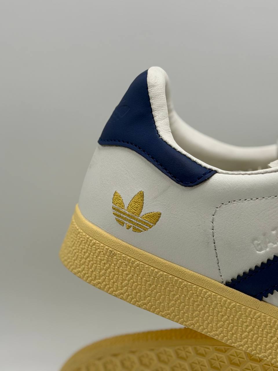 Adidas Gazelle Uk8 Tariners | Blanco-Azul-Amarillo