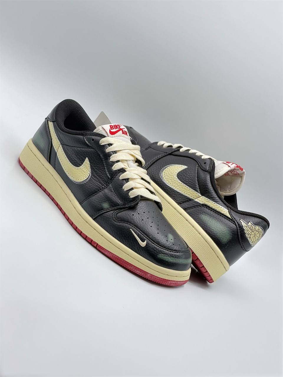 Jordan 1 Retro Low OG 'Nigel Sylvester Better With Time' | Rojo-Negro