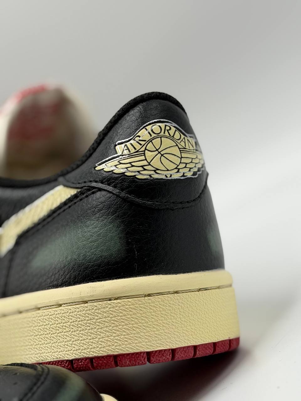 Jordan 1 Retro Low OG 'Nigel Sylvester Better With Time' | Rojo-Negro