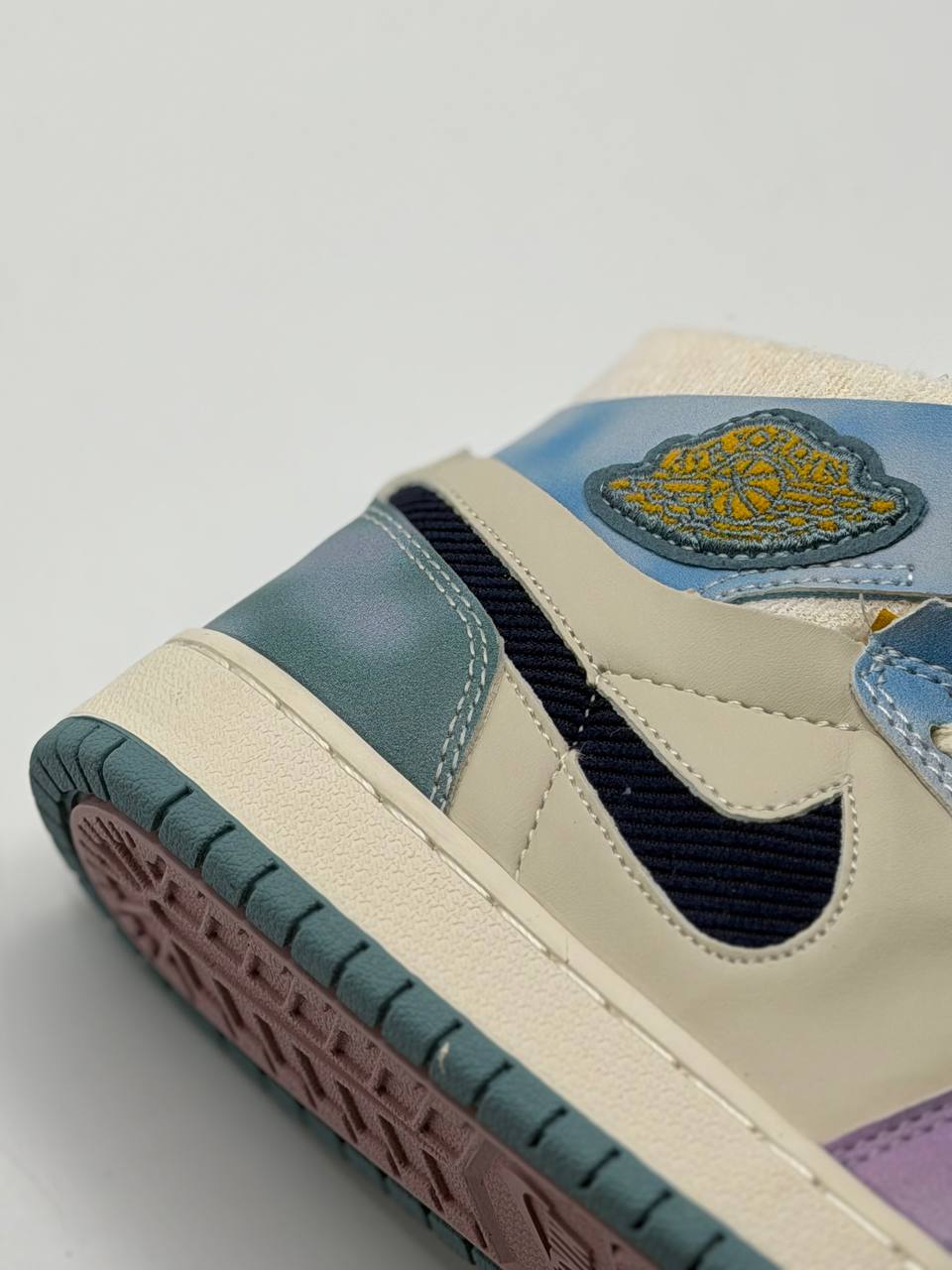 Nike Air Jordan 1 High Zoom Air CMFT Celestine | Beige-Azul-Rosa