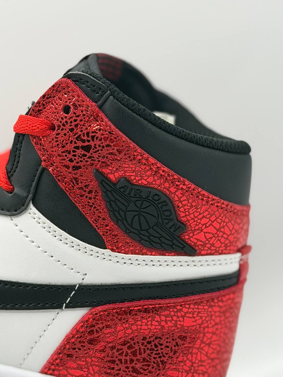 Nike Air Jordan 1 Mid Cracked Red | Rojo-Negro-Blanco