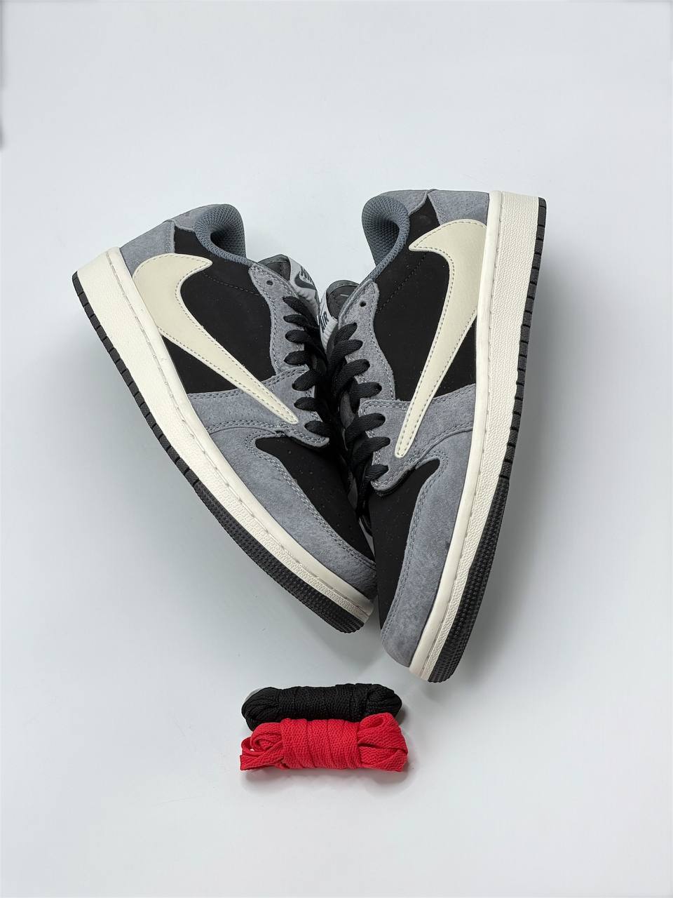 Air Jordan 1 Low x Travis Scott Dark Grey | Blanco-Negro-Gris