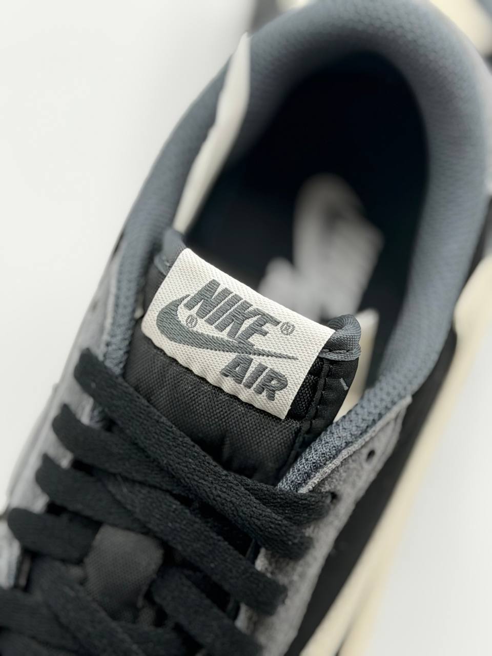 Air Jordan 1 Low x Travis Scott Dark Grey | Blanco-Negro-Gris