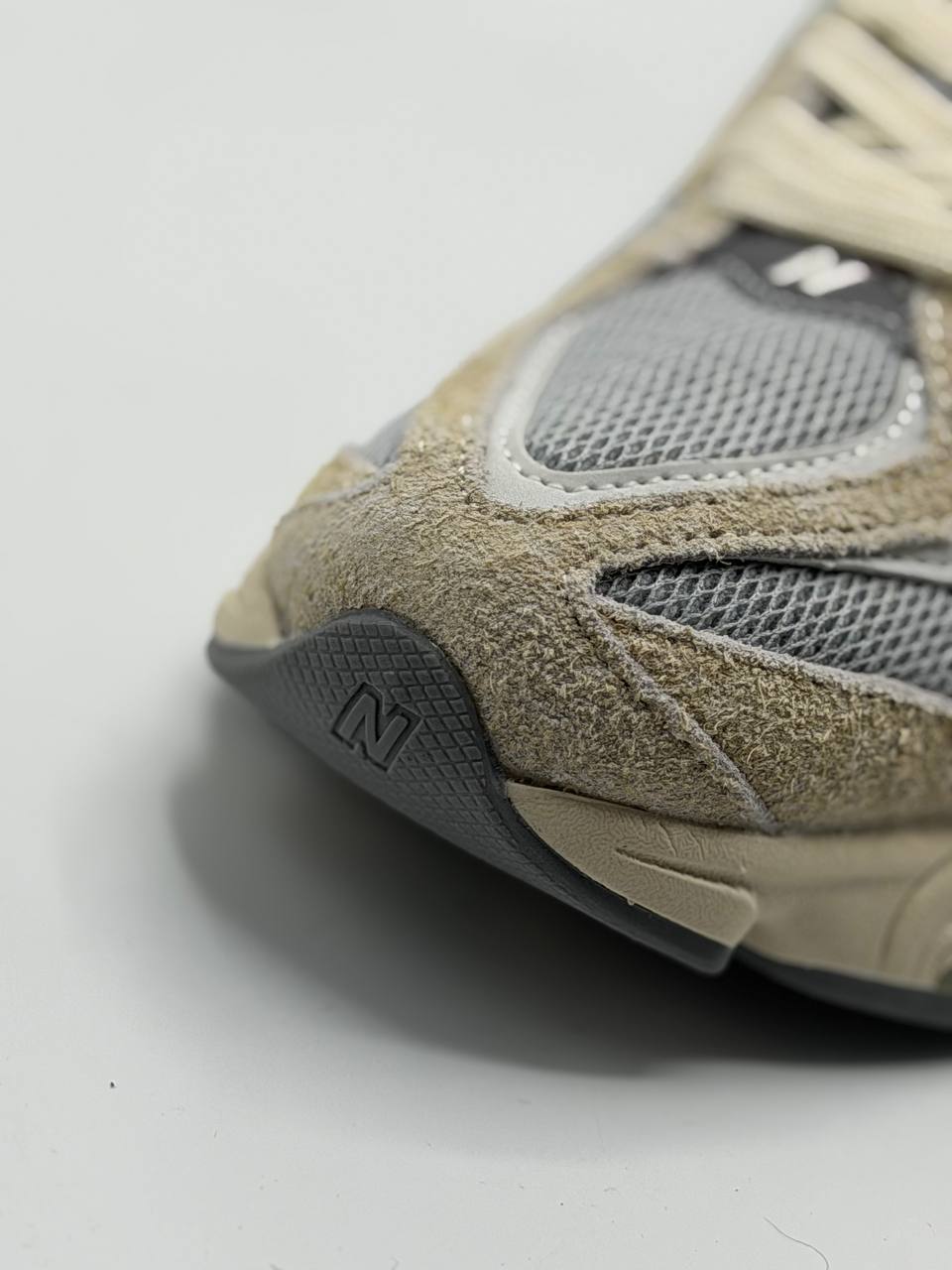 New Balance 9060 'Año Nuevo Lunar' | Beige