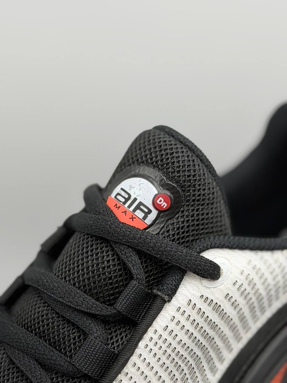 Nike Tenis Air Max Dn Pale Ivory | Negro-Blanco-Naranja