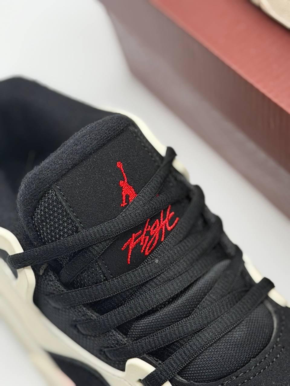 Jordan 4 RM Black Sail | Negro-Blanco