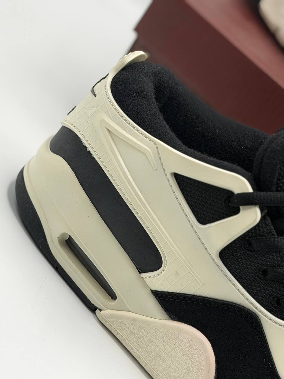 Jordan 4 RM Black Sail | Negro-Blanco