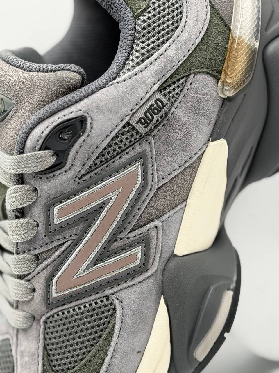 New Balance 9060 Grey Day | Gris