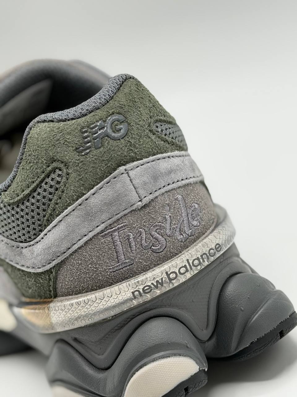 New Balance 9060 Grey Day | Gris