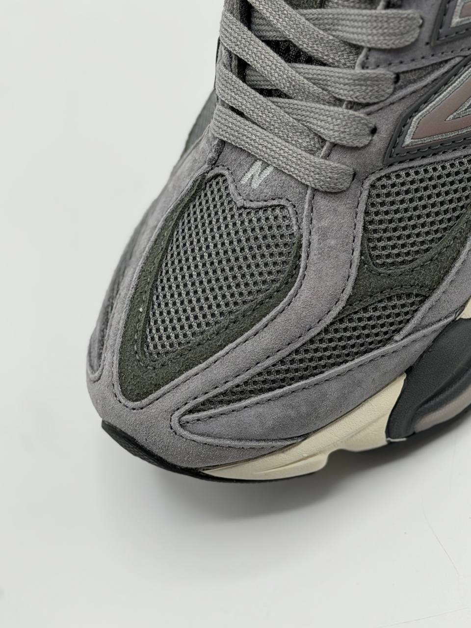 New Balance 9060 Grey Day | Gris