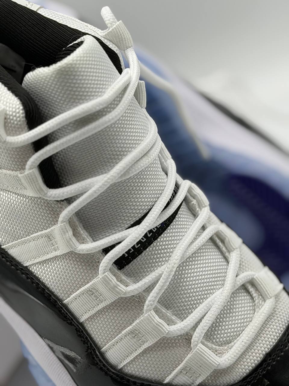 Air Jordan 11 Retro “Concord” | Blanco-Negro-Azul