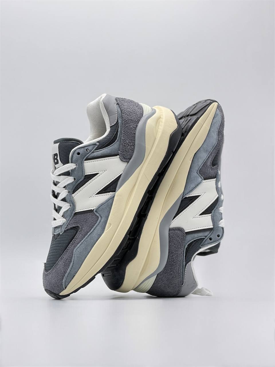 New Balance 9060 “Grey Cream" | Gris