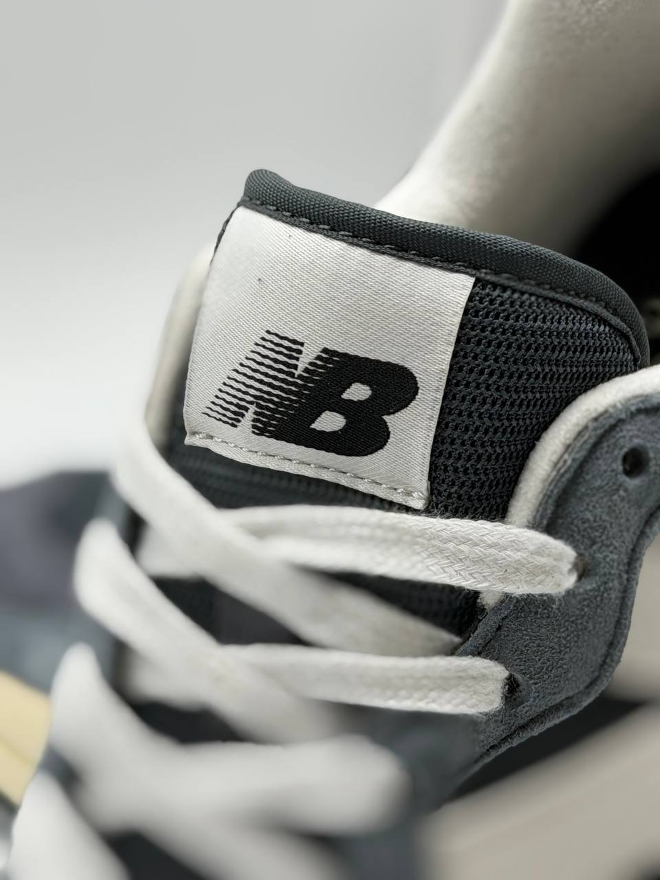 New Balance 9060 “Grey Cream" | Gris