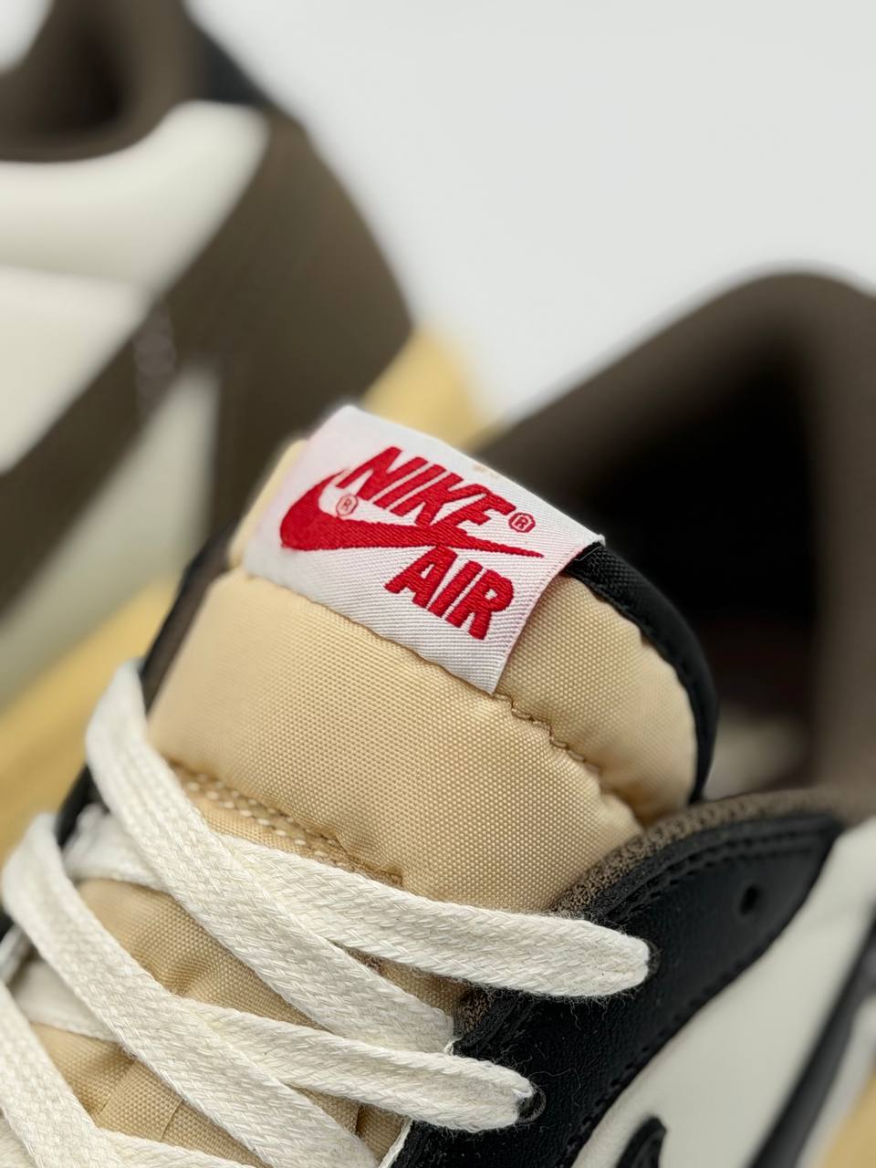 Jordan 1 low “Dark mocha” | Negro-Blanco-Marrón