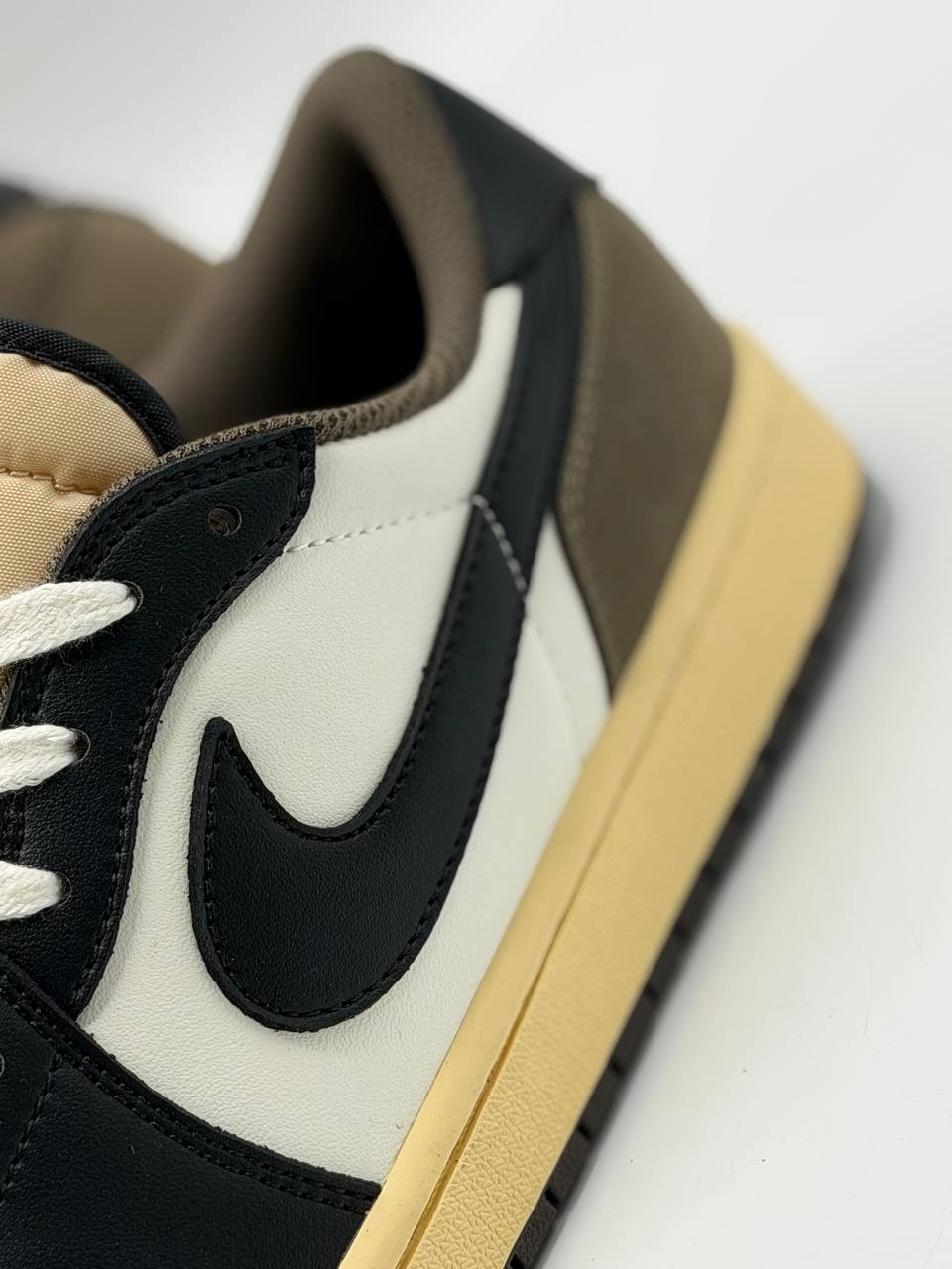 Jordan 1 low “Dark mocha” | Negro-Blanco-Marrón
