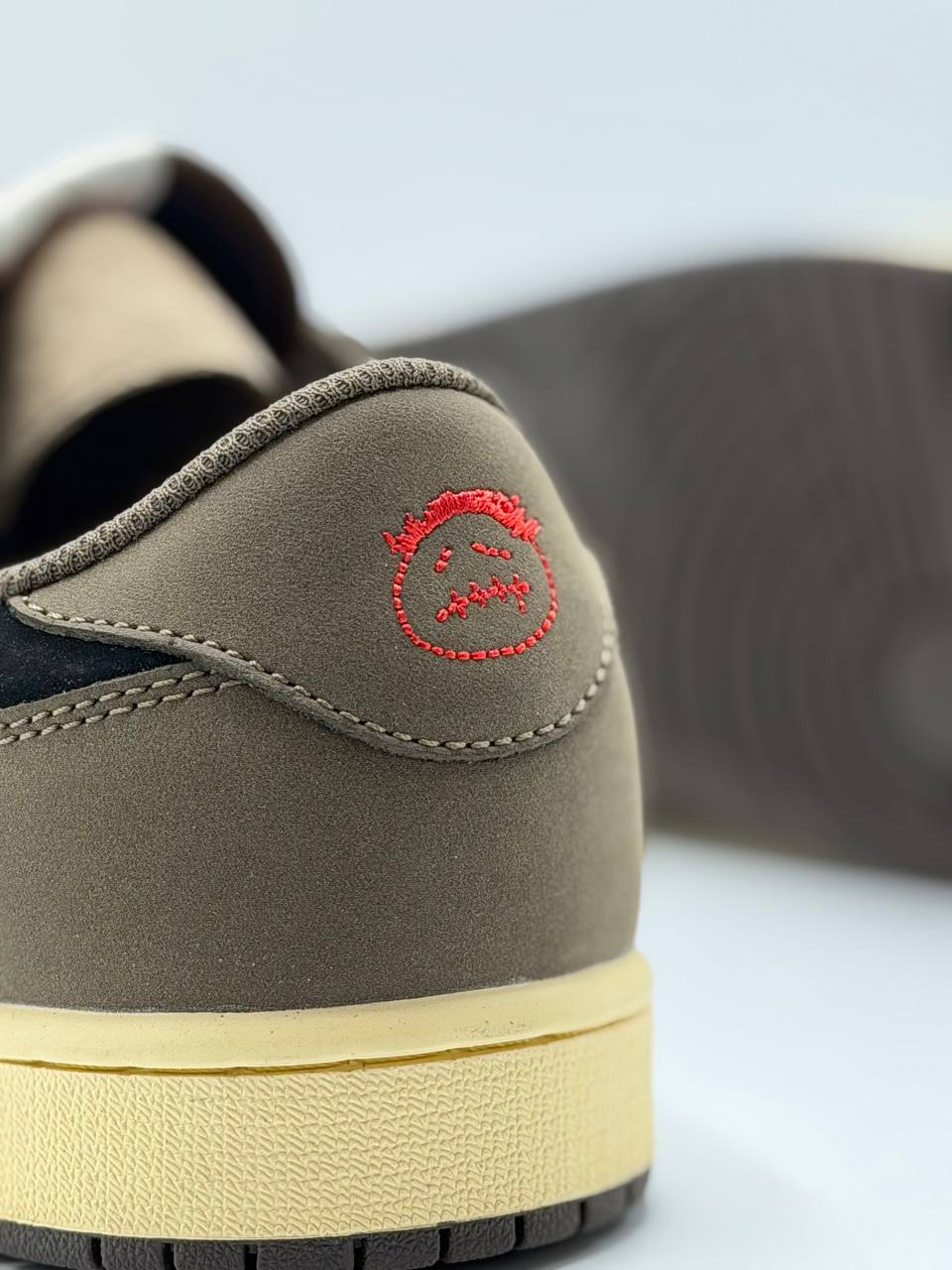 Air Jordan 1 Retro Low OG SP Travis Scott Mocha | Marrón-Negro