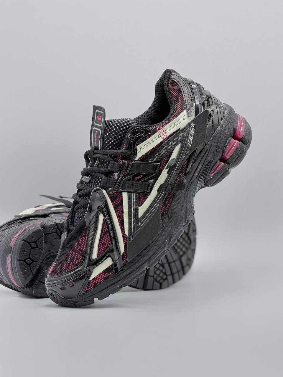 New Balance 1906r | Negro-Púrpura