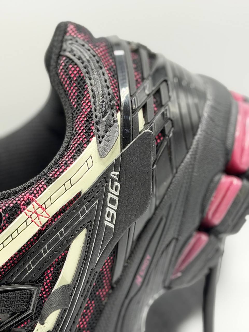 New Balance 1906r | Negro-Púrpura