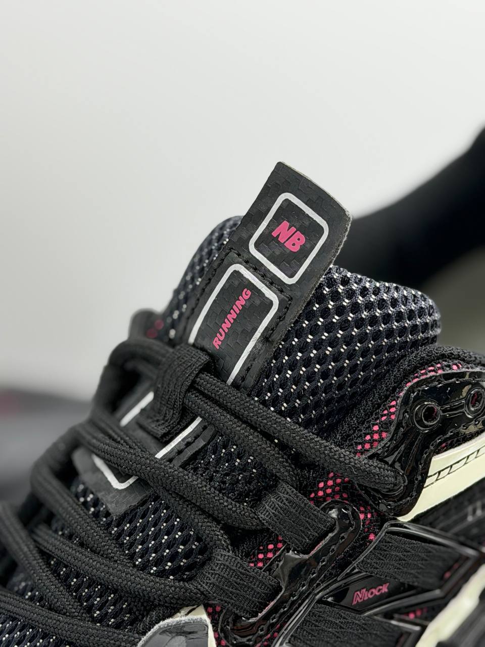 New Balance 1906r | Negro-Púrpura