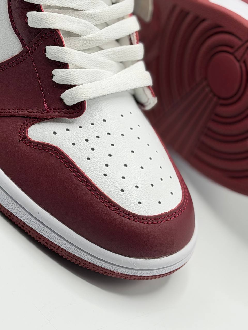 Air Jordan 1 Retro High OG "Team Red"  | Vinotinto-Blanco