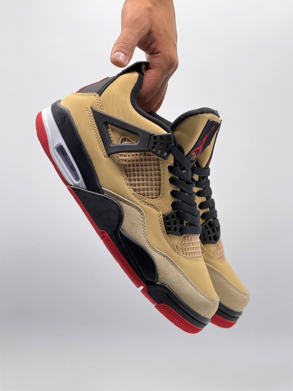 Air Jordan 4 "Sesame and Black". | Beige-Negro