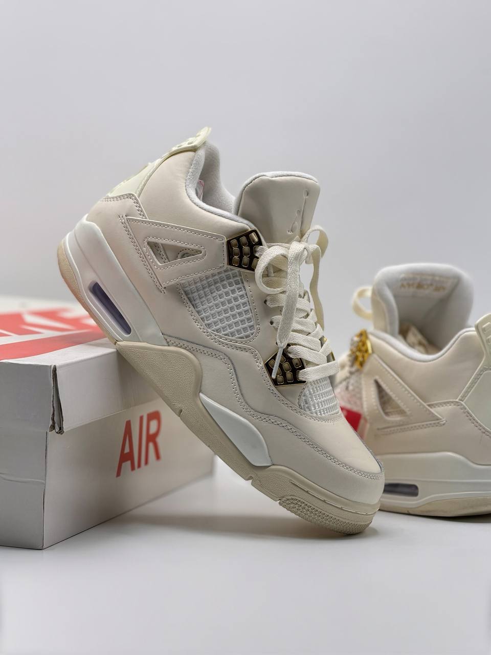Air jordan retro 4 “metálic gold”. | Blanco-Dorado