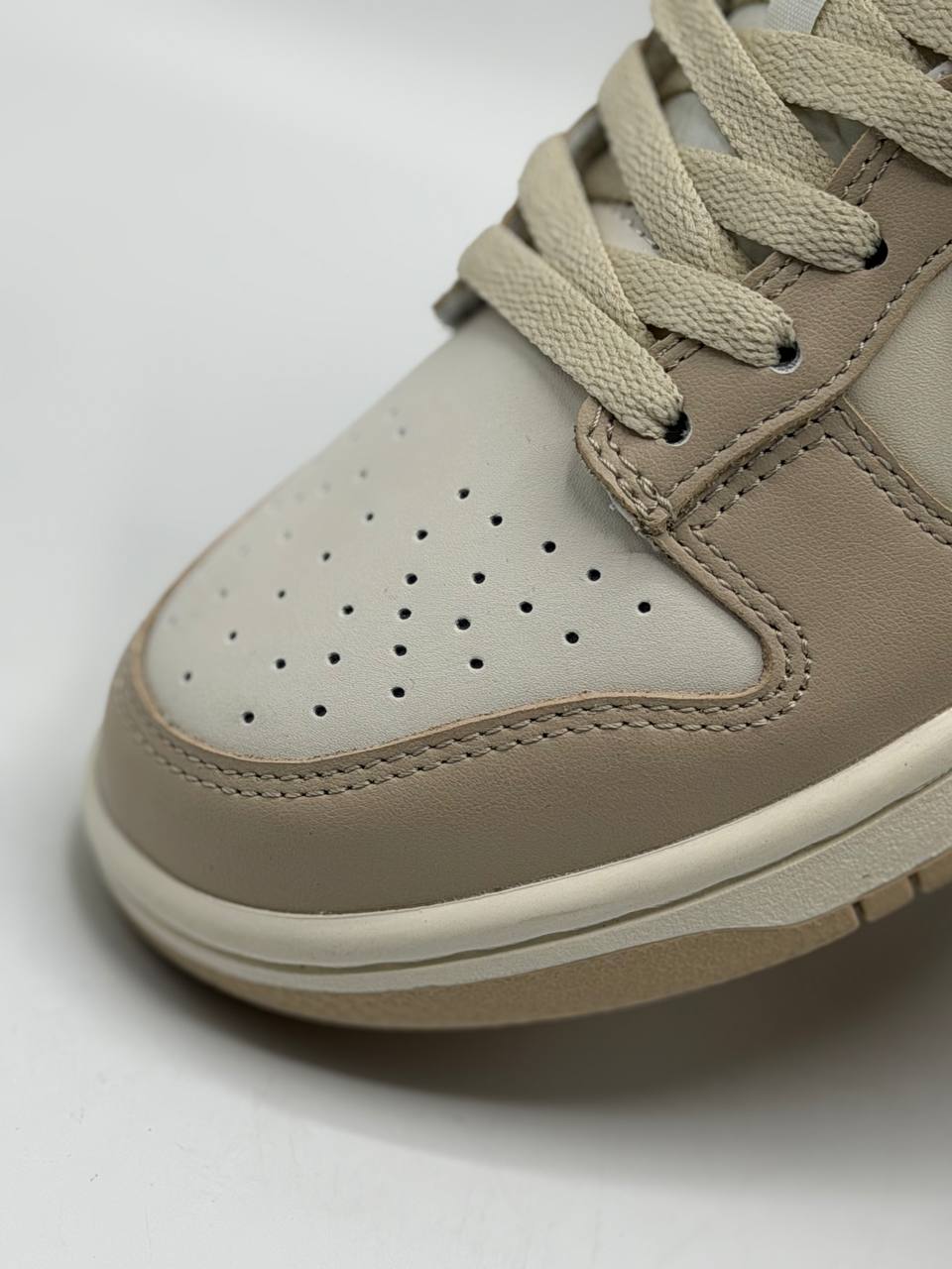 Nike Dunk Low Gold Swoosh | Beige