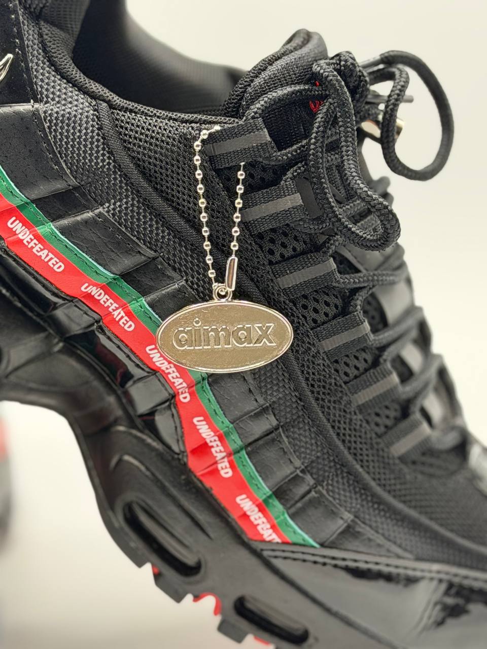 Nike Air Max 95 SP Undefeated | Negro-Rojo-Verde