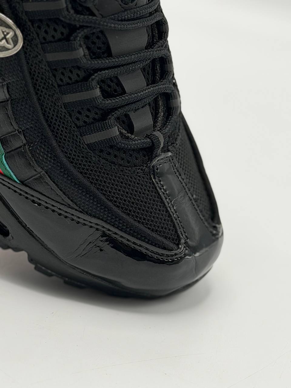 Nike Air Max 95 SP Undefeated | Negro-Rojo-Verde