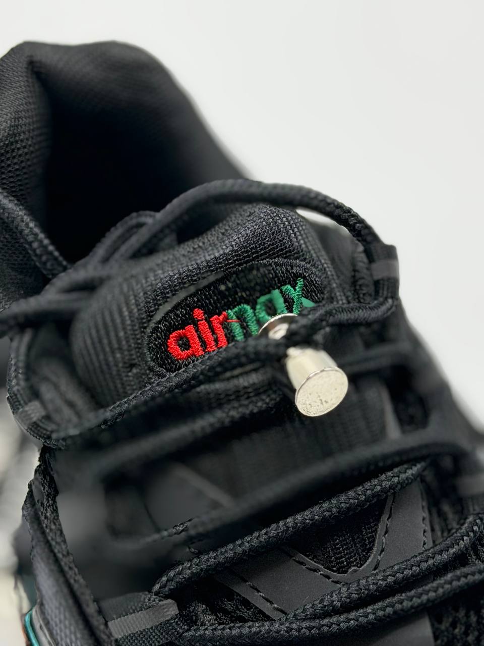 Nike Air Max 95 SP Undefeated | Negro-Rojo-Verde