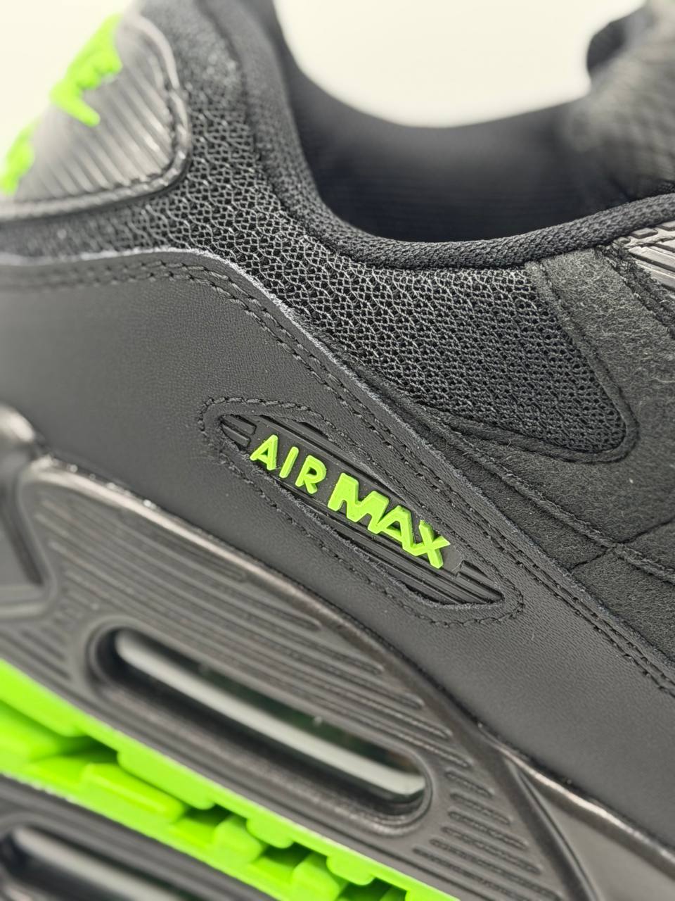 Nike Air Max 90 Black Chlorophyll  | Negro-Verde