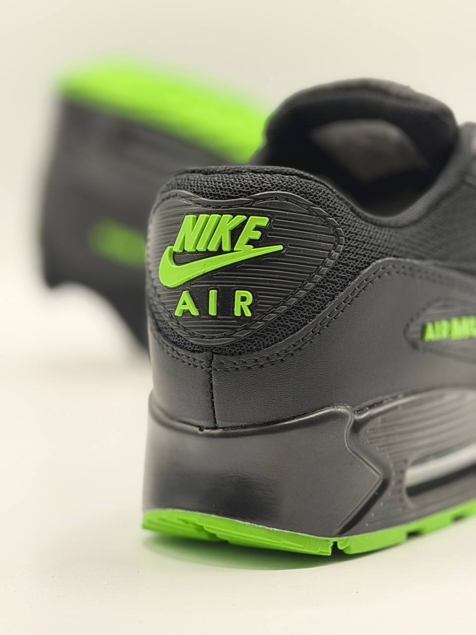 Nike Air Max 90 Black Chlorophyll  | Negro-Verde