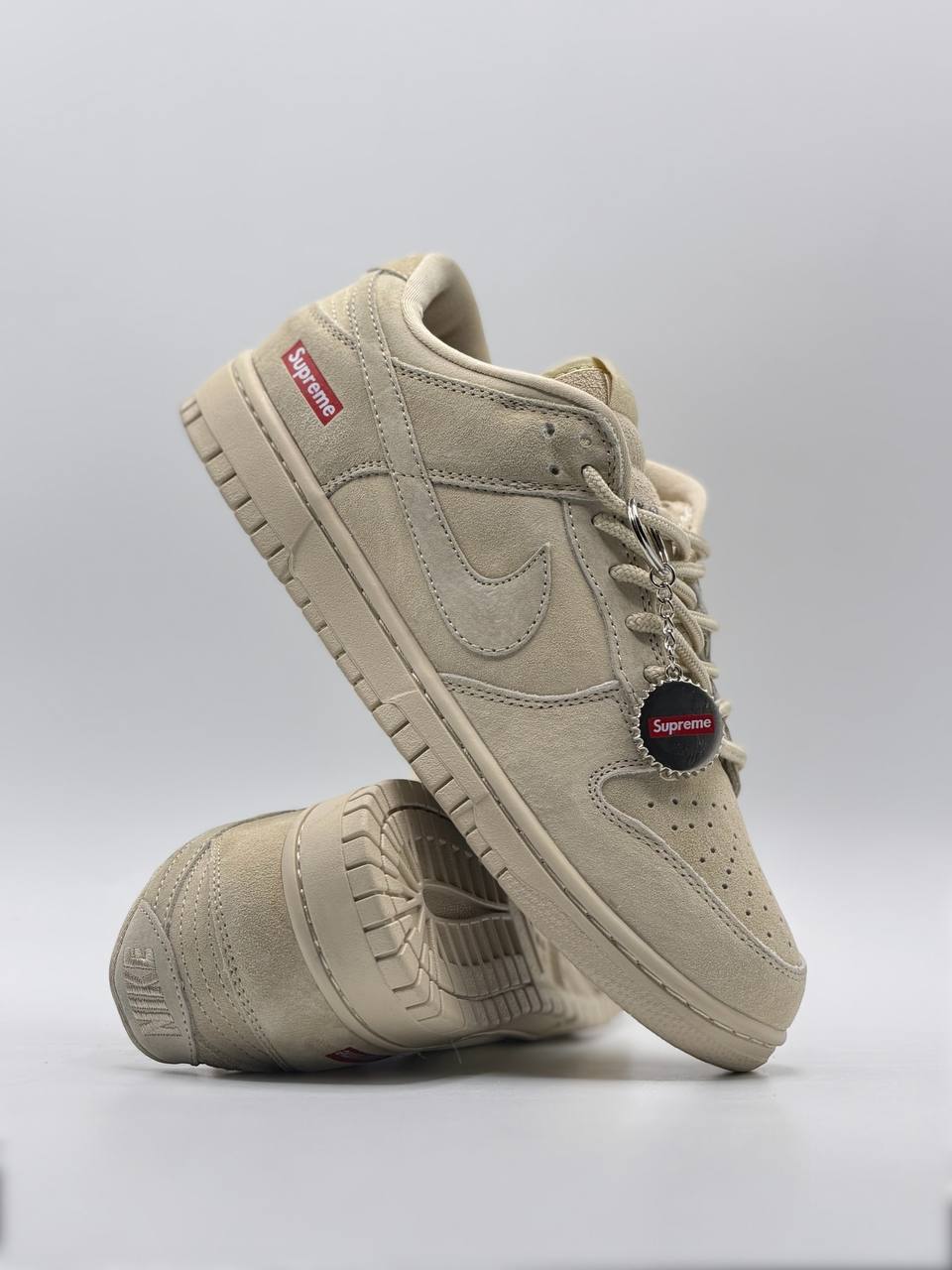 Nike SB Dunk Low Supreme Cream  | Beige |