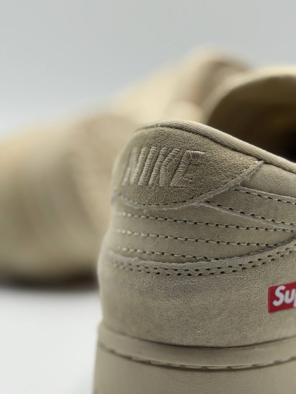 Nike SB Dunk Low Supreme Cream  | Beige |