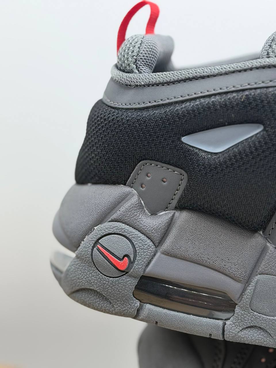 Nike Air More Uptempo  | Gris-Negro |