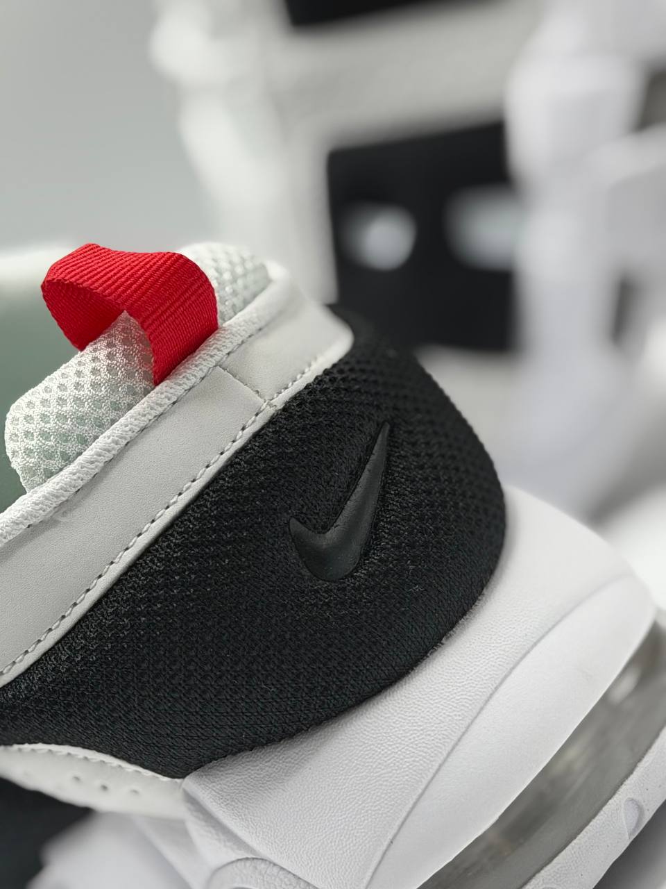 Nike Air More Uptempo | Rojo-Negro-Blanco |