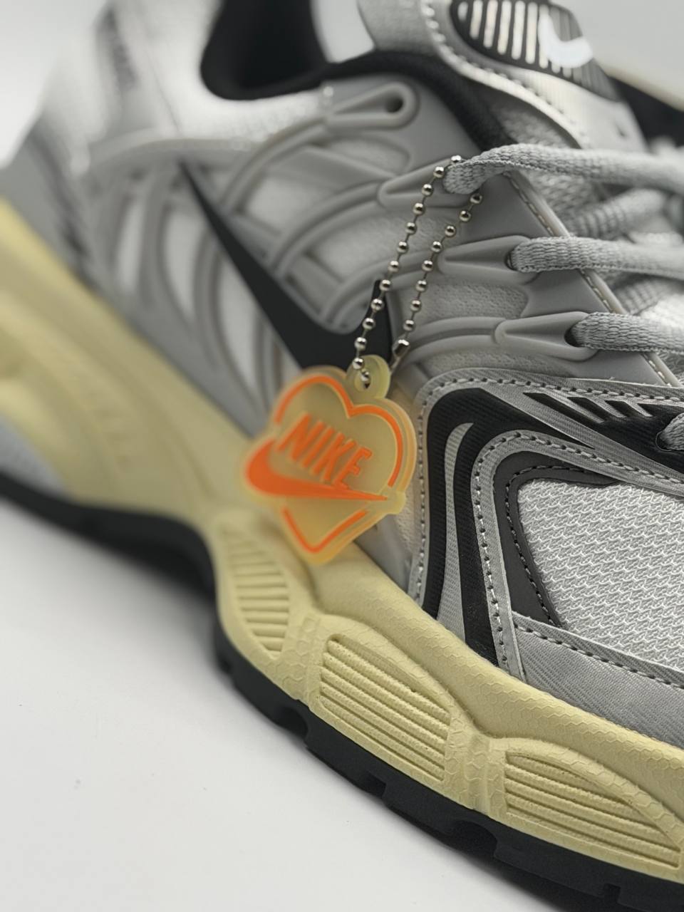 Nike Skate  | Plateado-Gris-Negro |