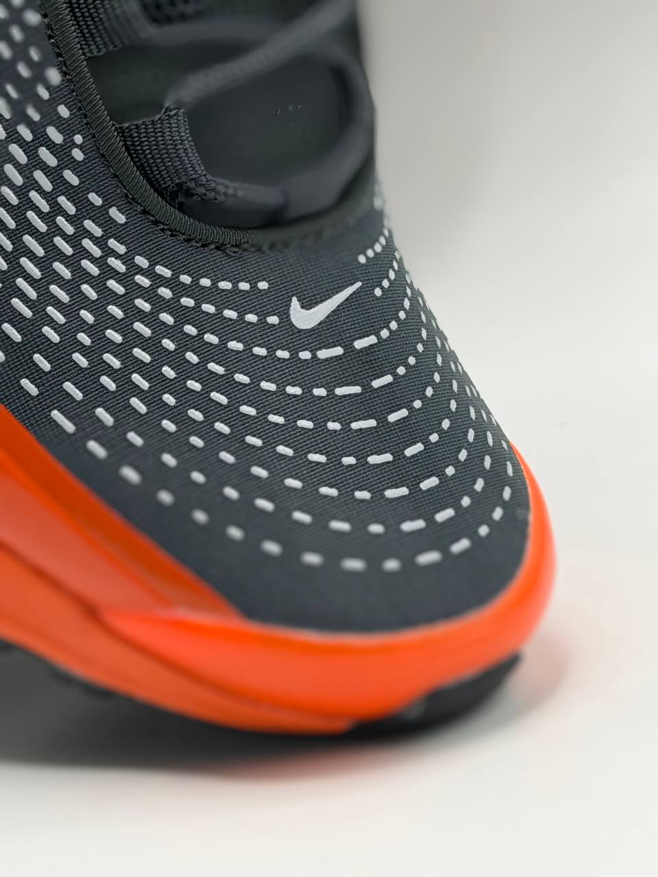 Air Max DN QS Dark Smoke Grey/Metallic Dark  | Naranja-Negro |