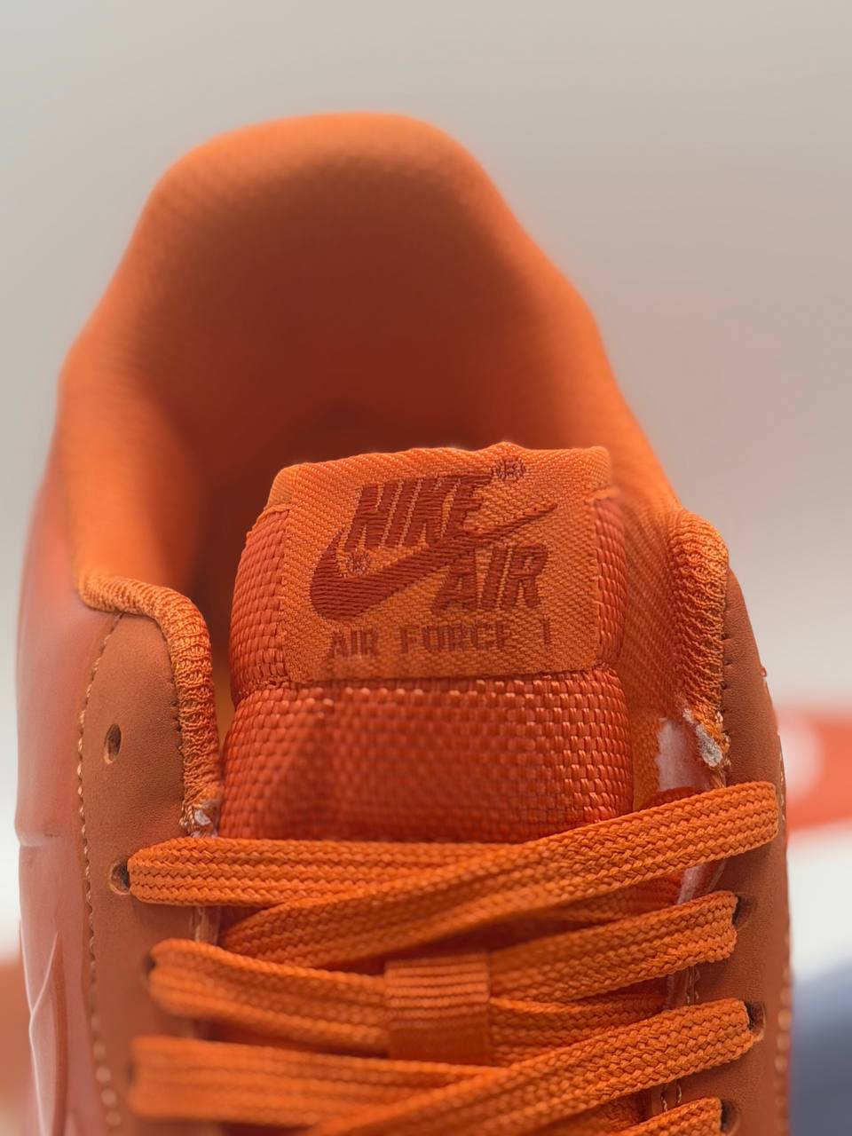 La Nike Air Force 1 'Orange White Patent'  | Naranja-Blanco |