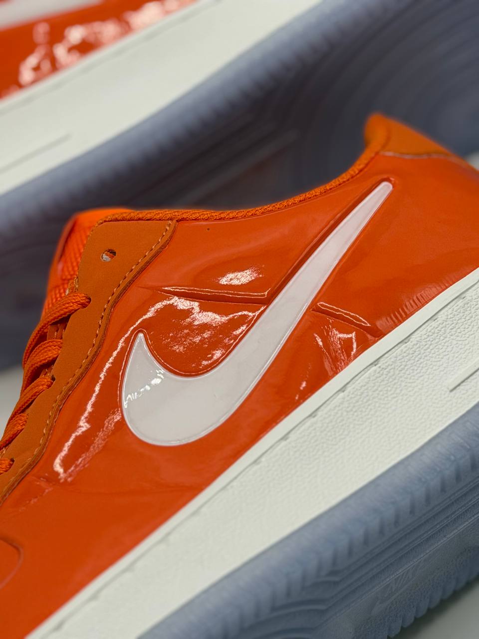 La Nike Air Force 1 'Orange White Patent'  | Naranja-Blanco |