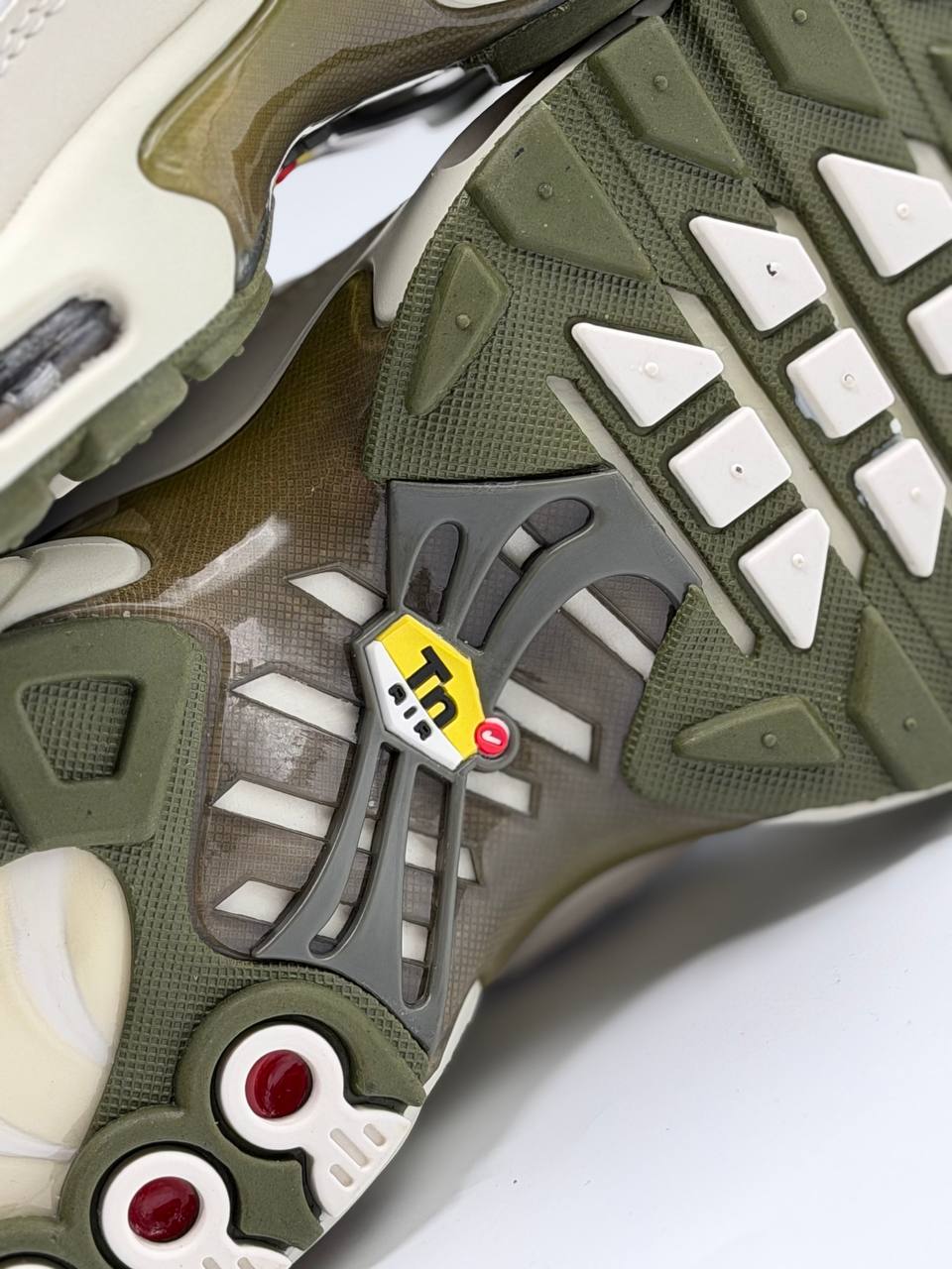 Nike Air Max TN Phantom Neutral Olive  | Beige-Verde |