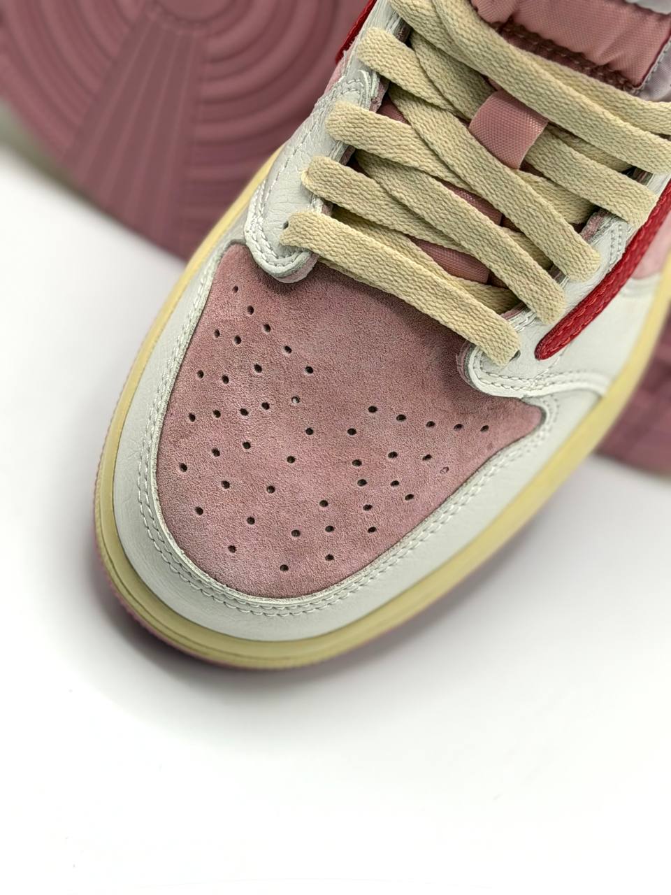 Air Jordan 1 Low x Travis Scott “Tropical Pink”  | Rosa-Beige-Rojo |