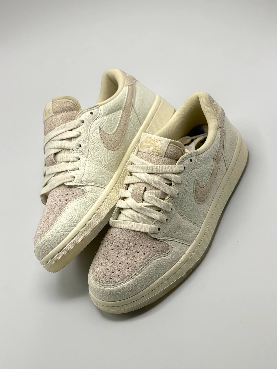 Air Jordan 1 Retro Low OG Chris Paul  | Beige |