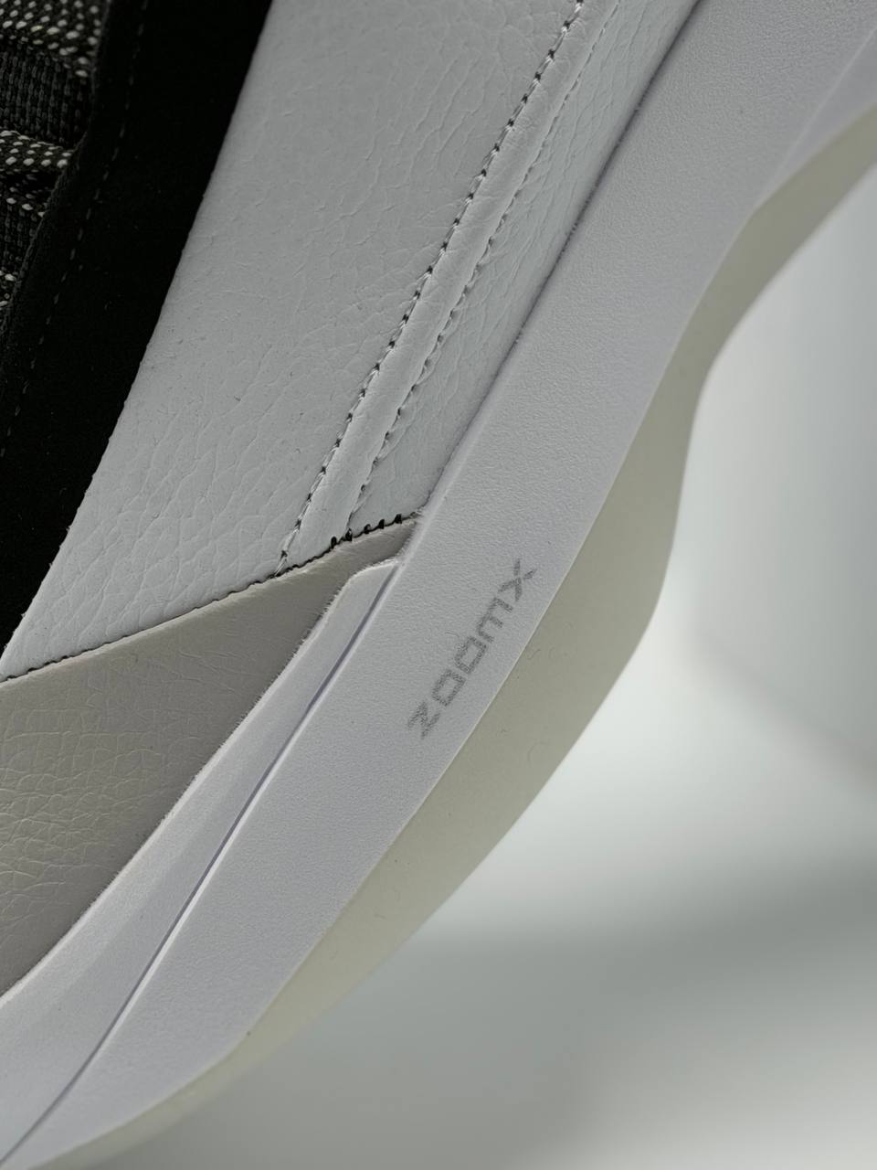 Air Jordan 40 "The classic"   Blanco | Negro