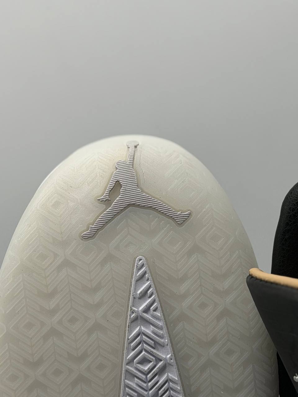 Air Jordan 40 "The classic"   Blanco | Negro