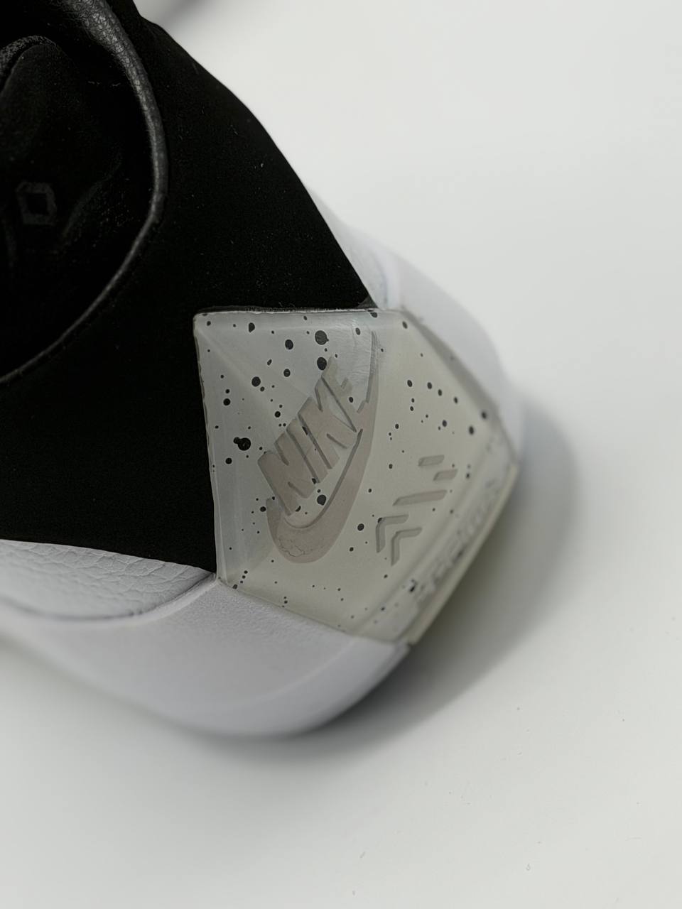 Air Jordan 40 "The classic"   Blanco | Negro