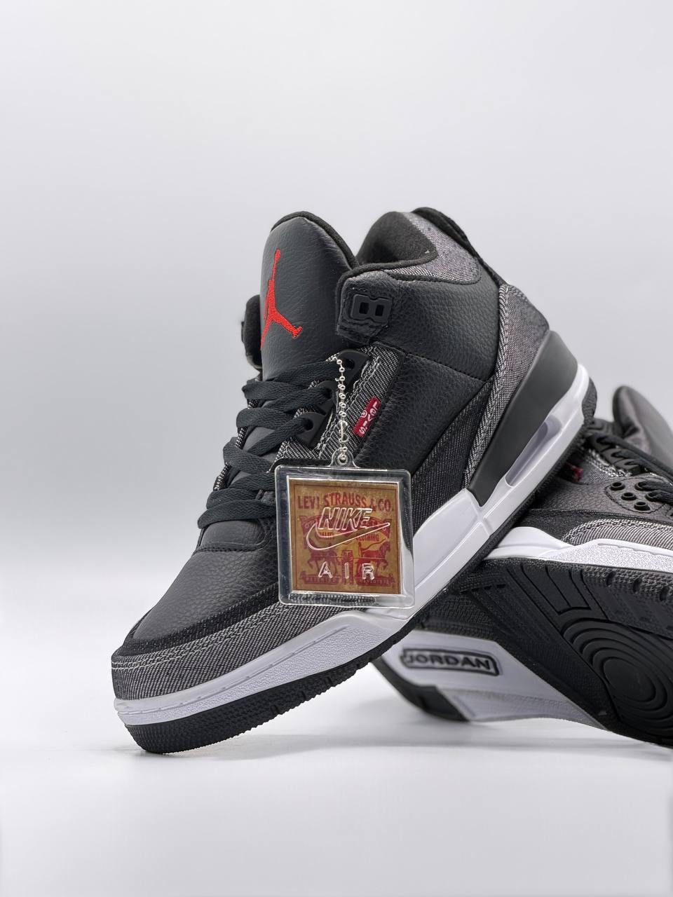 Jordan Air Jordan 3 x Levi's  Negro | Gris